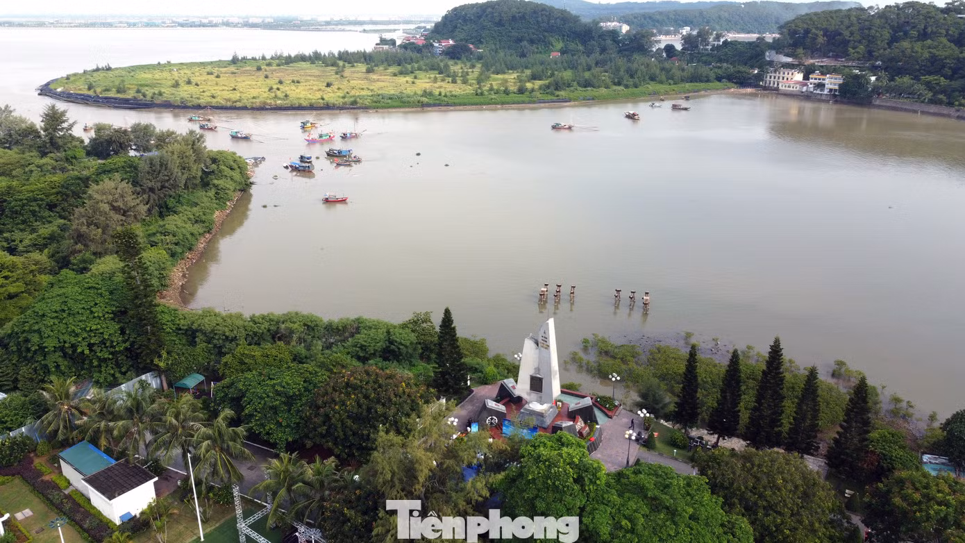 Ngày 12/8, tại Bến tàu không số K15, quận Đồ Sơn, TP. Hải Phòng (Bến K15), Ban tổ chức Giải Vô địch Golf Quốc gia 2024, Cúp VinFast – Hải Phòng tổ chức Lễ tri ân, tưởng niệm các Anh hùng liệt sĩ tàu không số, Đường Hồ Chí Minh trên biển.