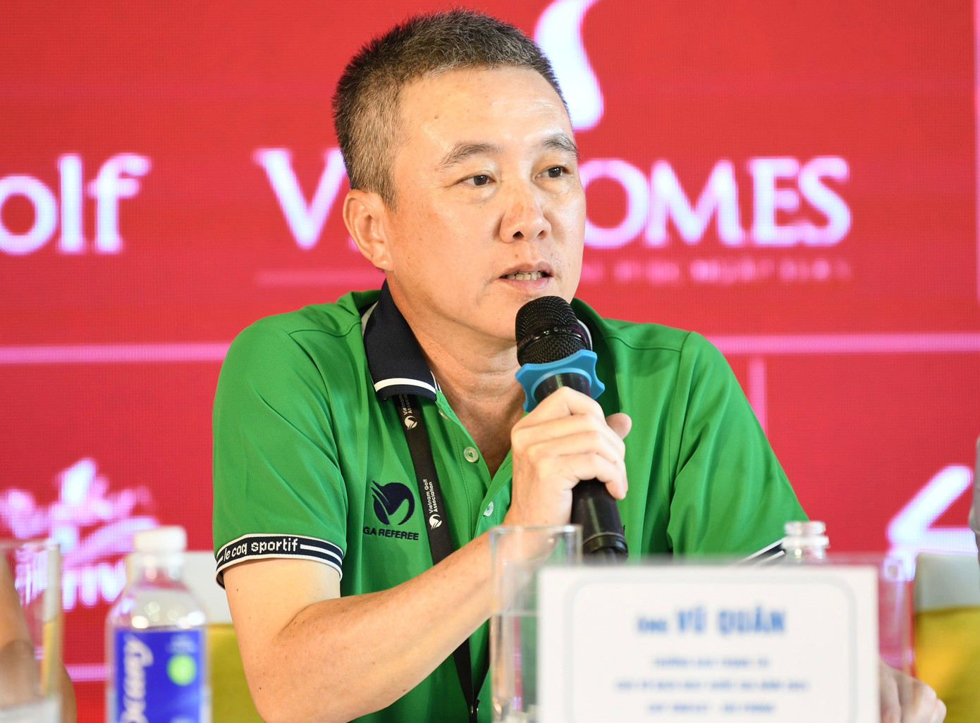 Trọng tài Vũ Quân chia sẻ tại buổi gặp mặt báo chí. Trọng tài Vũ Quân chia sẻ tại buổi gặp mặt báo chí.