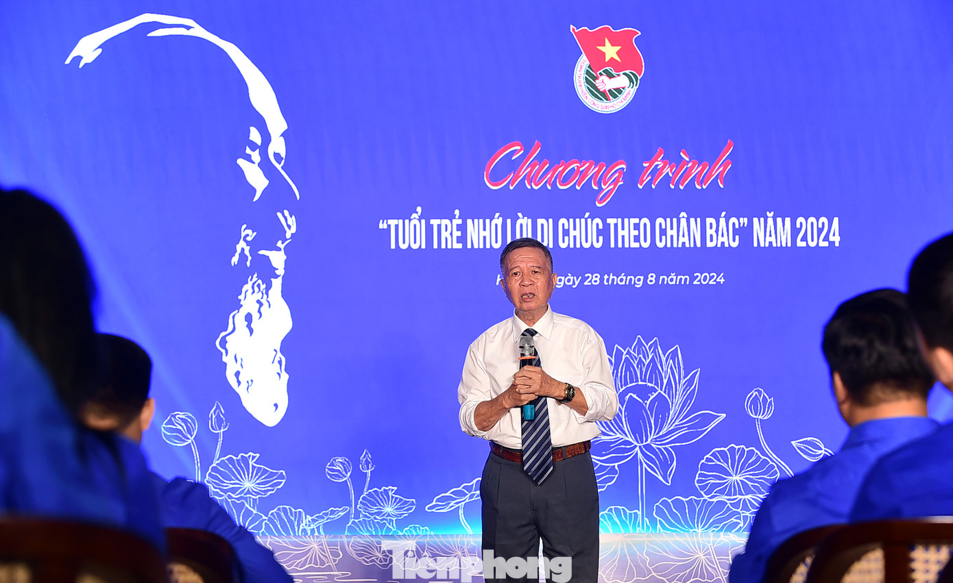 PGS.TS Nguyễn Quốc Bảo chia sẻ tại chương trình. Ảnh: Xuân Tùng