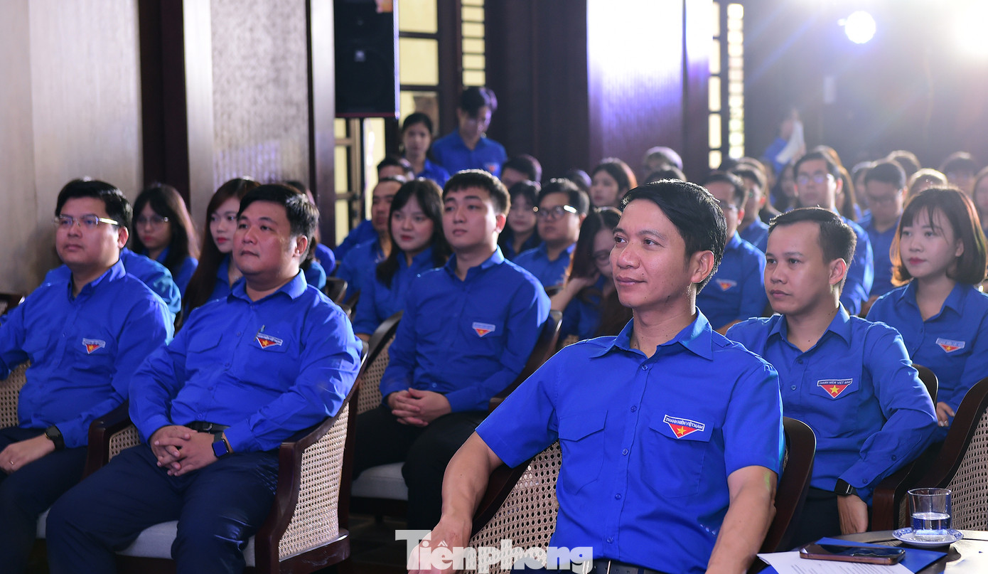 Các đại biểu và đoàn viên thanh niên tham dự chương trình. Ảnh: Xuân Tùng