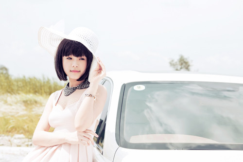 Giờ đây, với nhóm nhạc Bsily, cô ngọt ngào theo phong cách khác. Ảnh Antur Studio