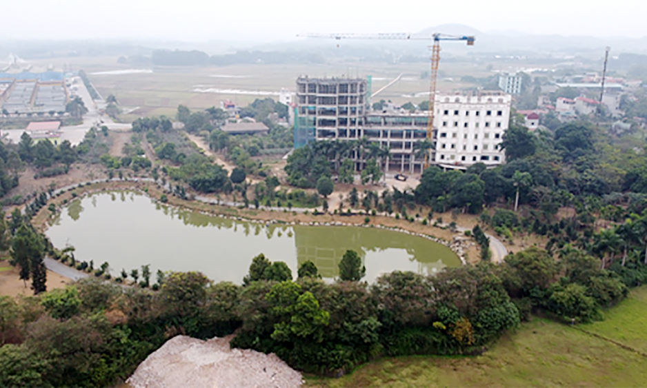 Cũng theo vị này, thời gian tới, UBND thị xã Sơn Tây tập trung chỉ đạo các phòng, ngành, UBND xã Sơn Đông xử lý hành vi vi phạm hành chính về đất đai theo thẩm quyền và nghiêm túc kiểm điểm trách nhiệm của các tổ chức, cá nhân có liên quan.