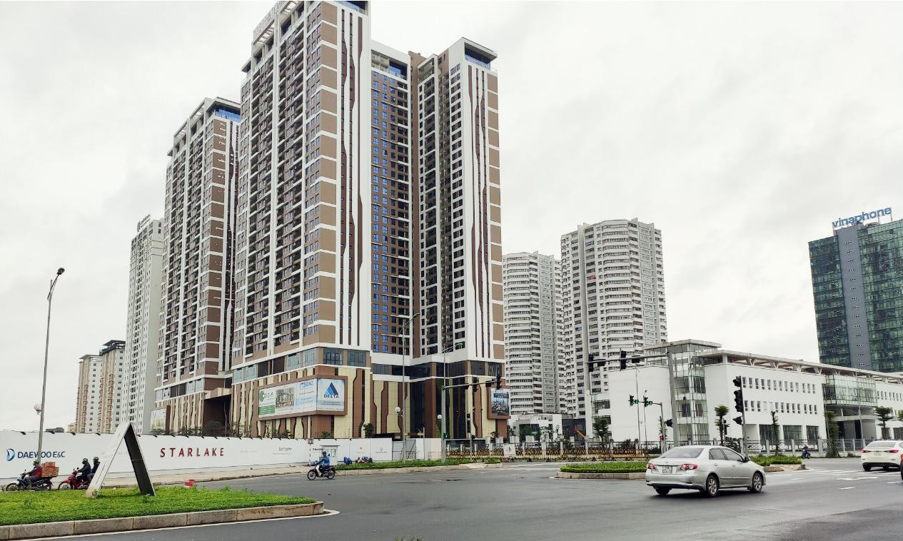 Tín dụng đổ vào bất động sản vẫn đang được kiểm soát chặt chẽ. Tín dụng đổ vào bất động sản vẫn đang được kiểm soát chặt chẽ.