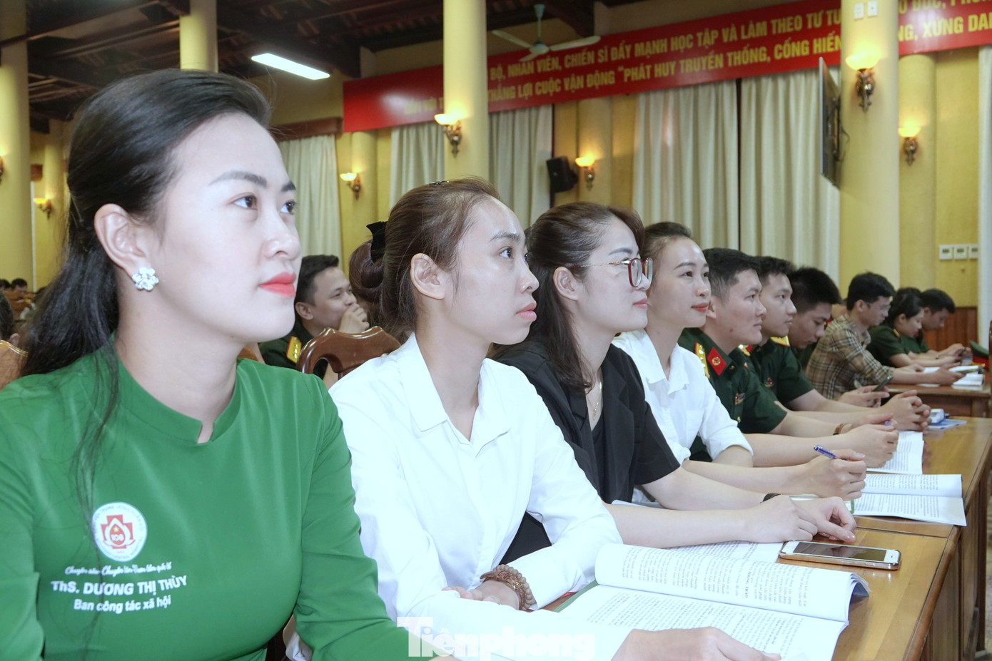 Các học viên tham dự tập huấn. Các học viên tham dự tập huấn.