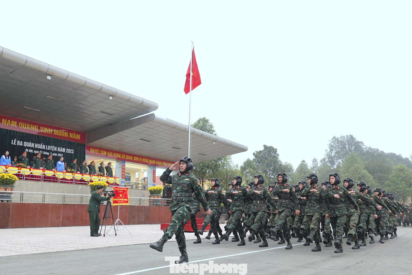 Khối kíp xe Tiểu đoàn Bộ binh cơ giới 7 với tên gọi truyền thống “Tiểu đoàn Bình Ca”.