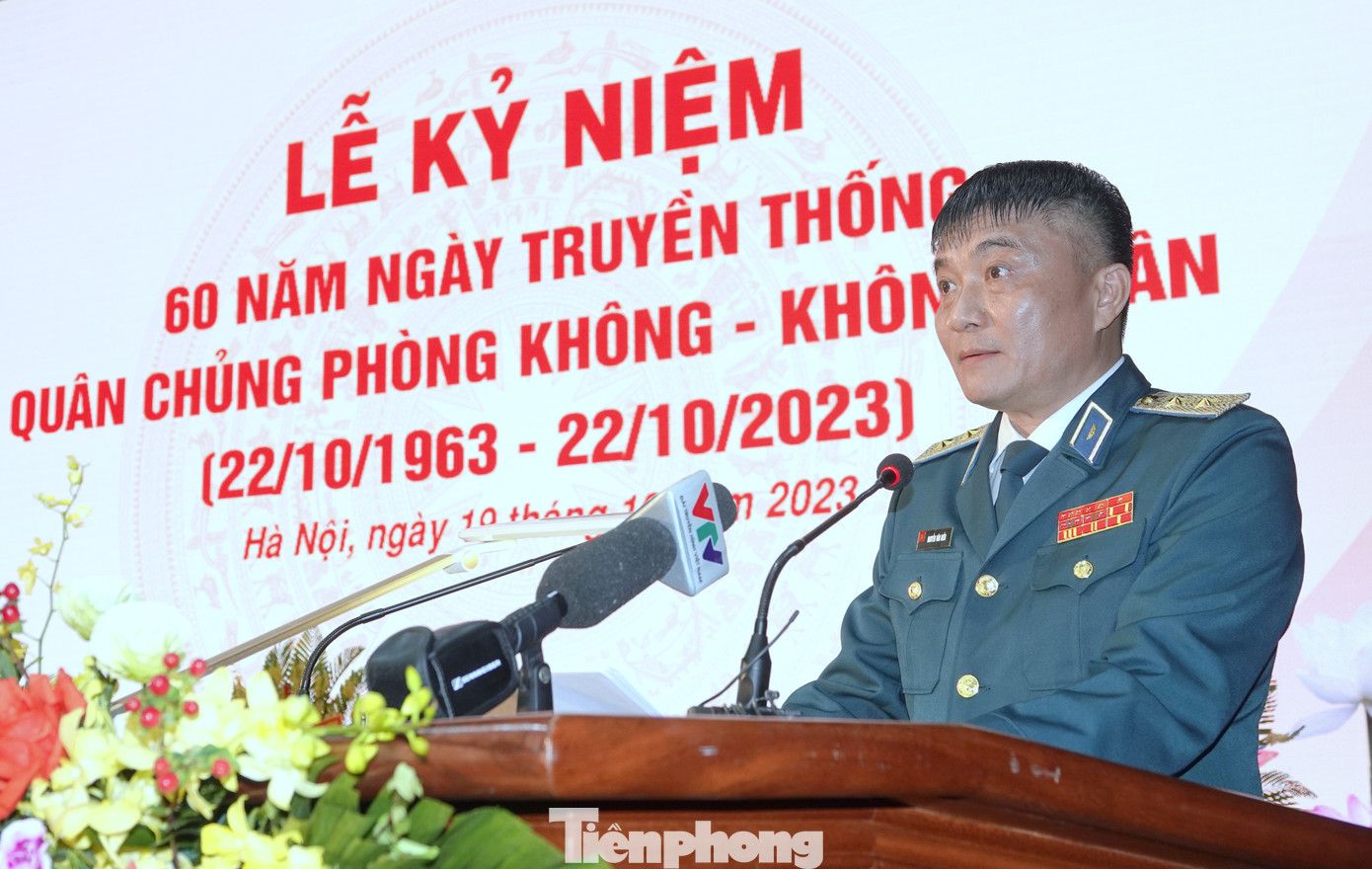 Trung tướng Nguyễn Văn Hiền - Tư lệnh Quân chủng Phòng không - Không quân. Trung tướng Nguyễn Văn Hiền - Tư lệnh Quân chủng Phòng không - Không quân.