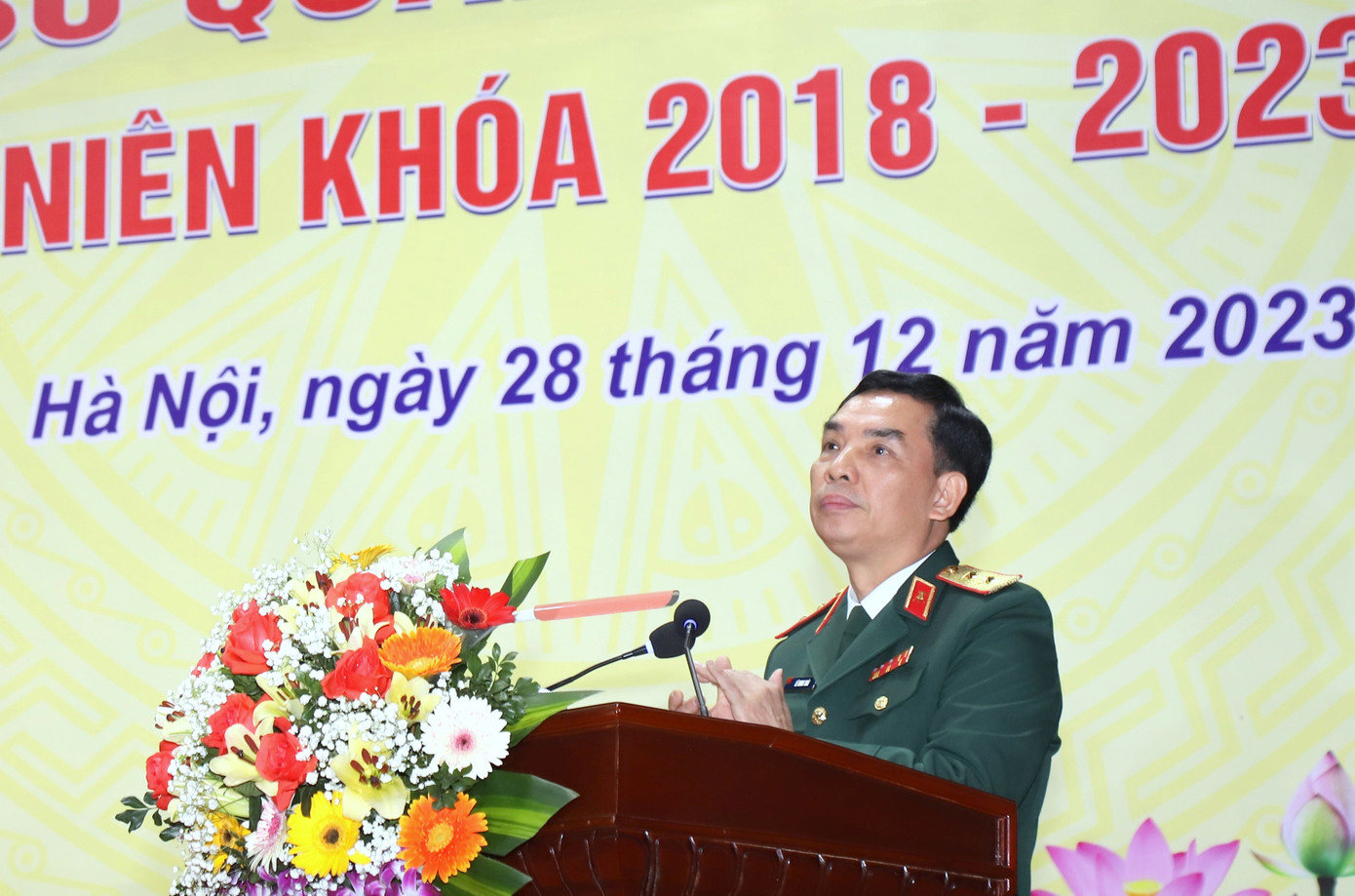 Giám đốc Học viện KTQS Lê Minh Thái phát biểu chúc mừng các học viên Khóa 54.