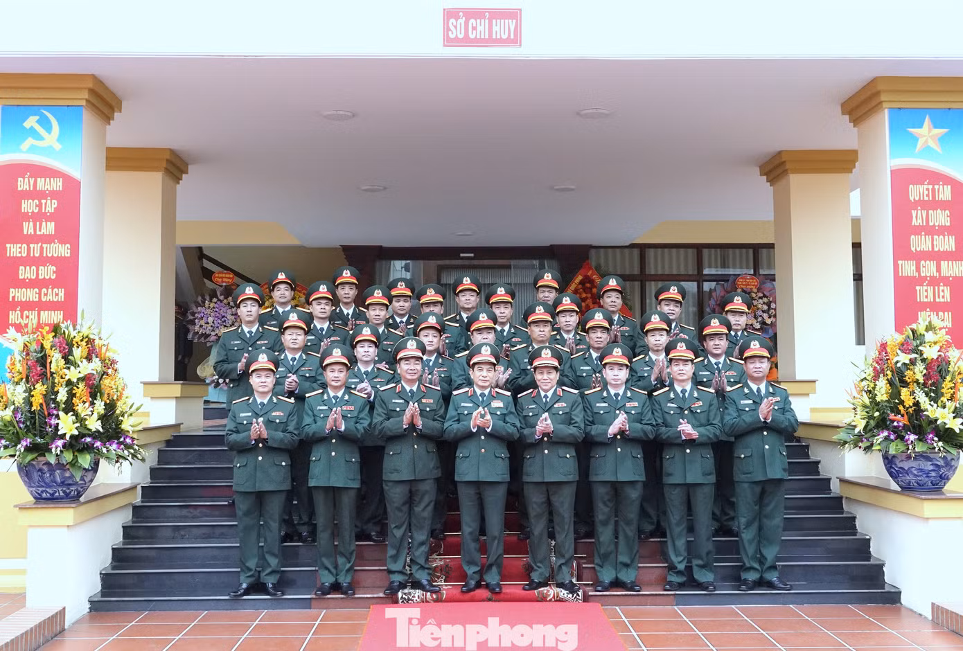 Lãnh đạo Quân ủy Trung ương - Bộ Quốc phòng cùng các tướng lĩnh, sĩ quan Quân đoàn 12.