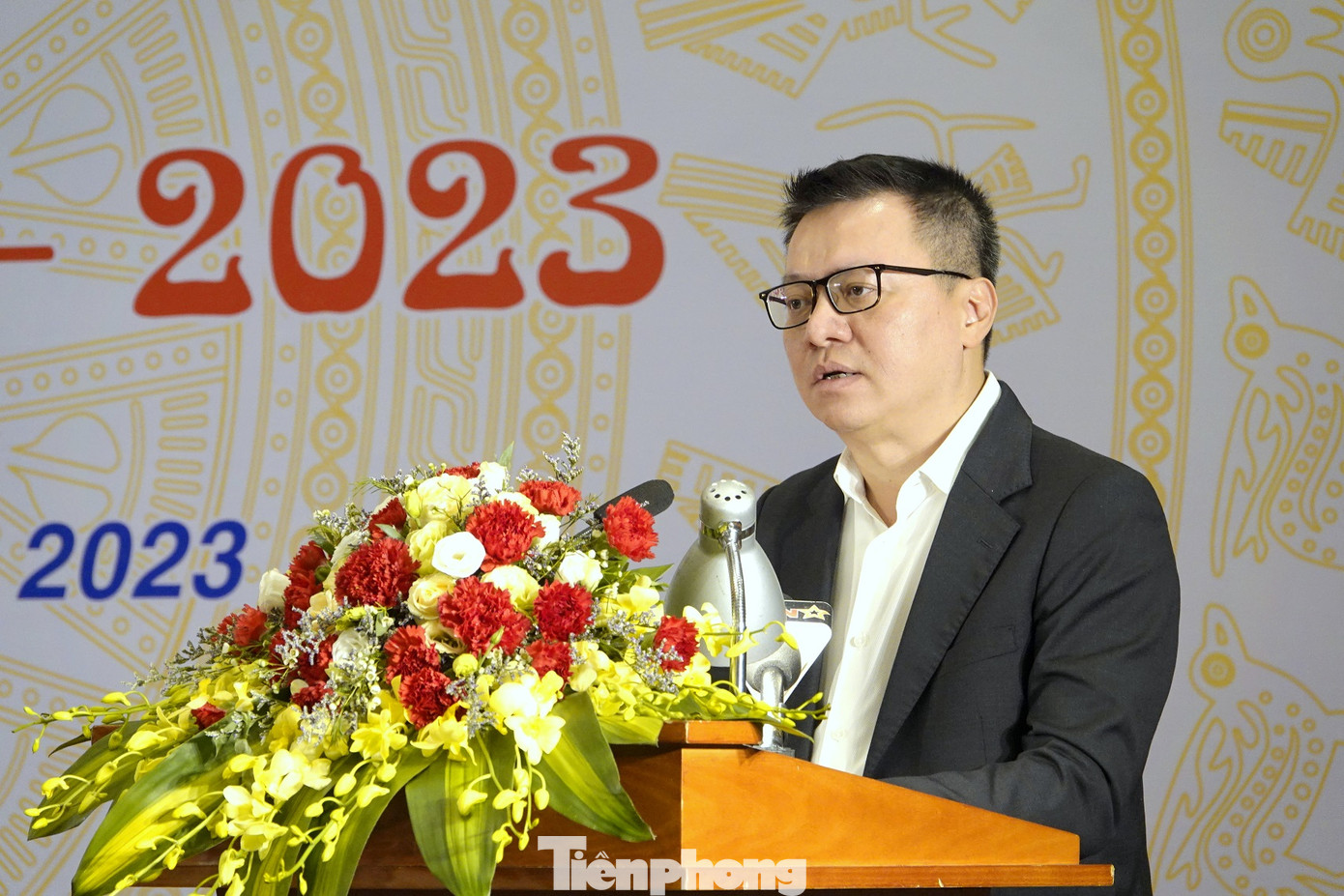 Tại chương trình gặp mặt, lãnh đạo các cơ quan quản lý báo chí và các cơ quan thông tấn, báo chí đã đóng góp ý kiến nhằm nâng cao hiệu quả tuyên truyền về QĐND Việt Nam. Trong ảnh: Ông Lê Quốc Minh - Tổng Biên tập báo Nhân Dân, Phó trưởng Ban Tuyên giáo T.Ư, Chủ tịch Hội Nhà báo Việt Nam, phát biểu tại chương trình. Tại chương trình gặp mặt, lãnh đạo các cơ quan quản lý báo chí và các cơ quan thông tấn, báo chí đã đóng góp ý kiến nhằm nâng cao hiệu quả tuyên truyền về QĐND Việt Nam. Trong ảnh: Ông Lê Quốc Minh - Tổng Biên tập báo Nhân Dân, Phó trưởng Ban Tuyên giáo T.Ư, Chủ tịch Hội Nhà báo Việt Nam, phát biểu tại chương trình.