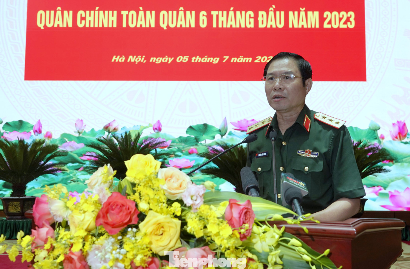 Thượng tướng Nguyễn Tân Cương - Tổng Tham mưu trưởng Quân đội nhân dân Việt Nam, báo cáo kết quả thực hiện nhiệm vụ quân sự, quốc phòng 6 tháng đầu năm 2023. Thượng tướng Nguyễn Tân Cương - Tổng Tham mưu trưởng Quân đội nhân dân Việt Nam, báo cáo kết quả thực hiện nhiệm vụ quân sự, quốc phòng 6 tháng đầu năm 2023.