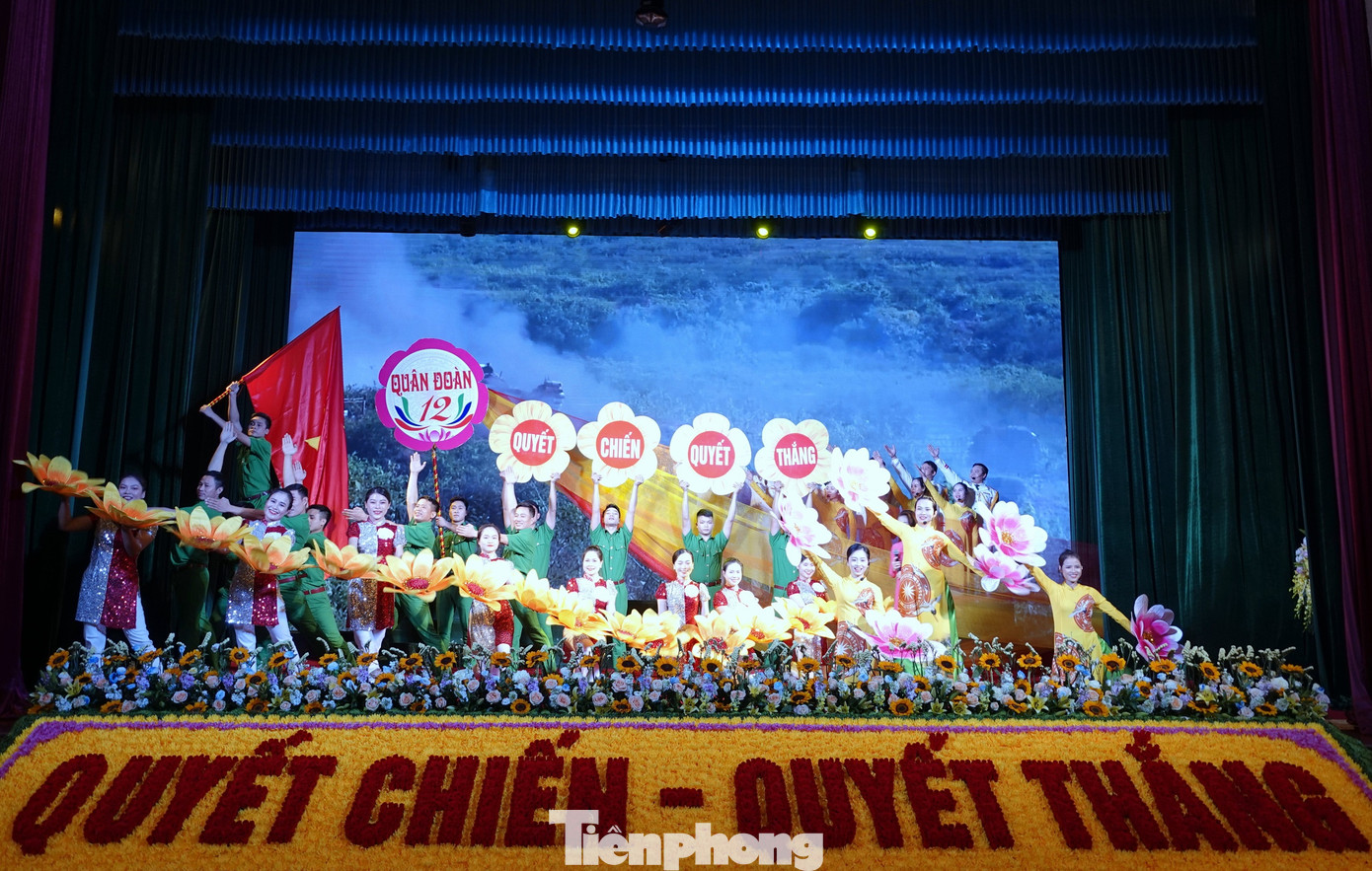 Chương trình nghệ thuật tại lễ công bố quyết định.