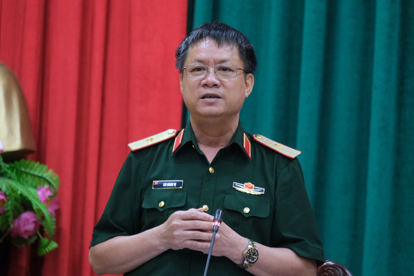 Thiếu tướng Lưu Quang Vụ - Phó Cục trưởng Cục Tác chiến, thông tin về dự án luật. Thiếu tướng Lưu Quang Vụ - Phó Cục trưởng Cục Tác chiến, thông tin về dự án luật.