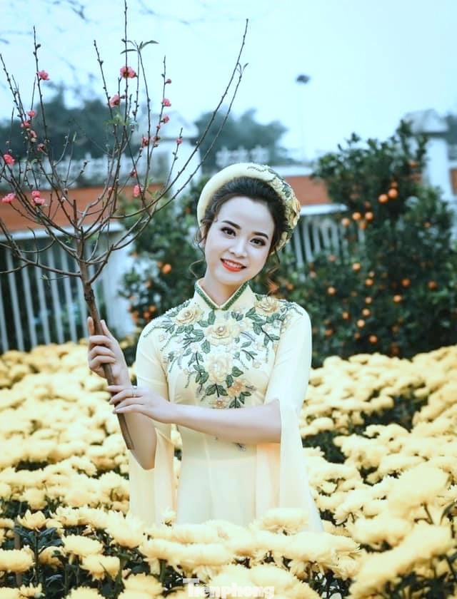 Nhập ngũ năm 2020, Thiếu úy quân nhân chuyên nghiệp Trần Thị Hải Duyên (SN 1993, quê xã Nghi Ân, thành phố Vinh, tỉnh Nghệ An) hiện là nhân viên Phòng Chính trị và là Ủy viên BCH Hội Phụ nữ Bộ Chỉ huy Quân sự tỉnh Nghệ An.