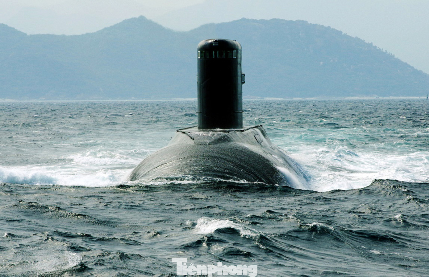 Tàu ngầm Kilo 636 thuộc Lữ đoàn 189 thực hiện nhiệm vụ trên biển. Tàu ngầm Kilo 636 thuộc Lữ đoàn 189 thực hiện nhiệm vụ trên biển.