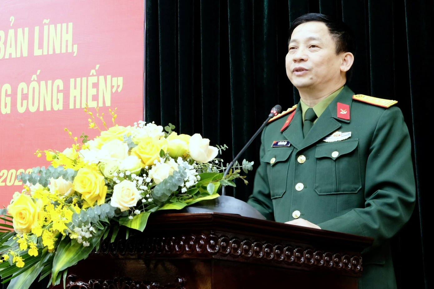 Đại tá Trần Văn Liệu - Bí thư Đảng ủy, Chính ủy Cục Vận tải phát biểu kết luận tọa đàm. Đại tá Trần Văn Liệu - Bí thư Đảng ủy, Chính ủy Cục Vận tải phát biểu kết luận tọa đàm.