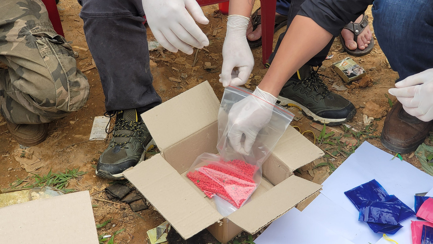 Tang vật 12.000 viên ma túy tổng hợp bị thu giữ Tang vật 12.000 viên ma túy tổng hợp bị thu giữ