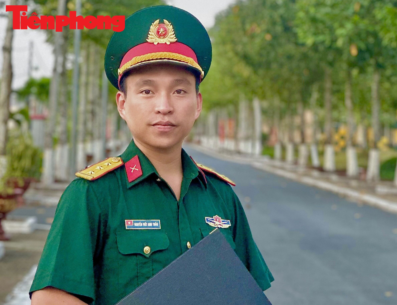 Thượng úy Nguyễn Viết Anh Tuấn