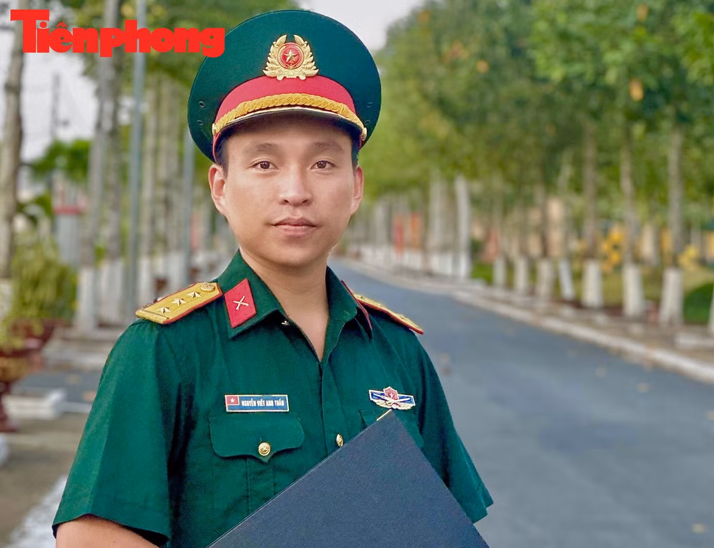 Thượng úy Nguyễn Viết Anh Tuấn Thượng úy Nguyễn Viết Anh Tuấn