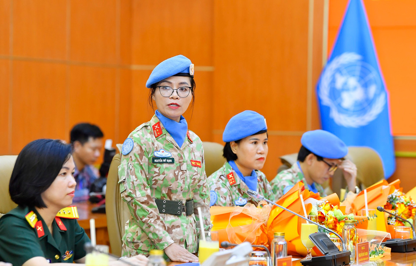 Thay mặt 3 sĩ quan được cử đi làm nhiệm vụ quốc tế đợt này, Trung tá Nguyễn Mỹ Hạnh bày tỏ quyết tâm hoàn thành tốt và xuất sắc nhiệm vụ được LHQ và Bộ Quốc phòng giao. Thay mặt 3 sĩ quan được cử đi làm nhiệm vụ quốc tế đợt này, Trung tá Nguyễn Mỹ Hạnh bày tỏ quyết tâm hoàn thành tốt và xuất sắc nhiệm vụ được LHQ và Bộ Quốc phòng giao.