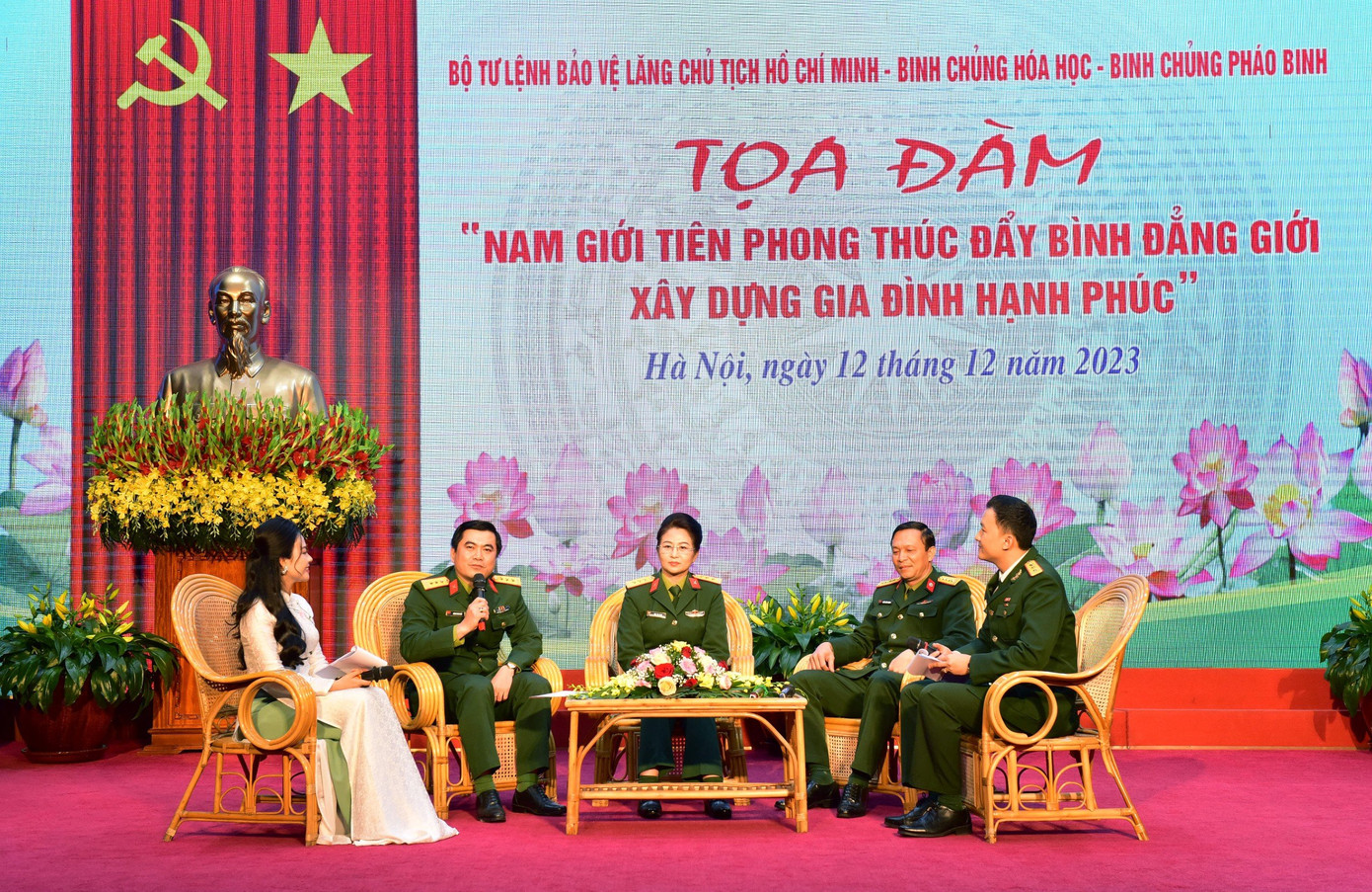 Các khách mời tham gia toạ đàm đã chia sẻ nhiều thông tin thiết thực xoay quanh chủ đề của diễn đàn.