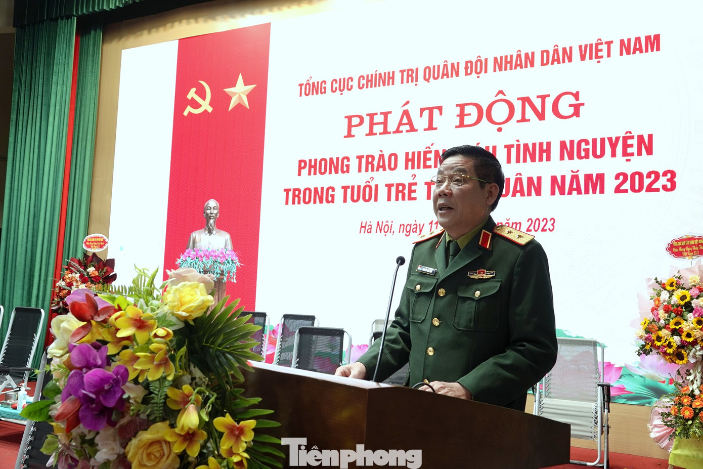 Trung tướng Nguyễn Văn Gấu phát biểu tại lễ phát động