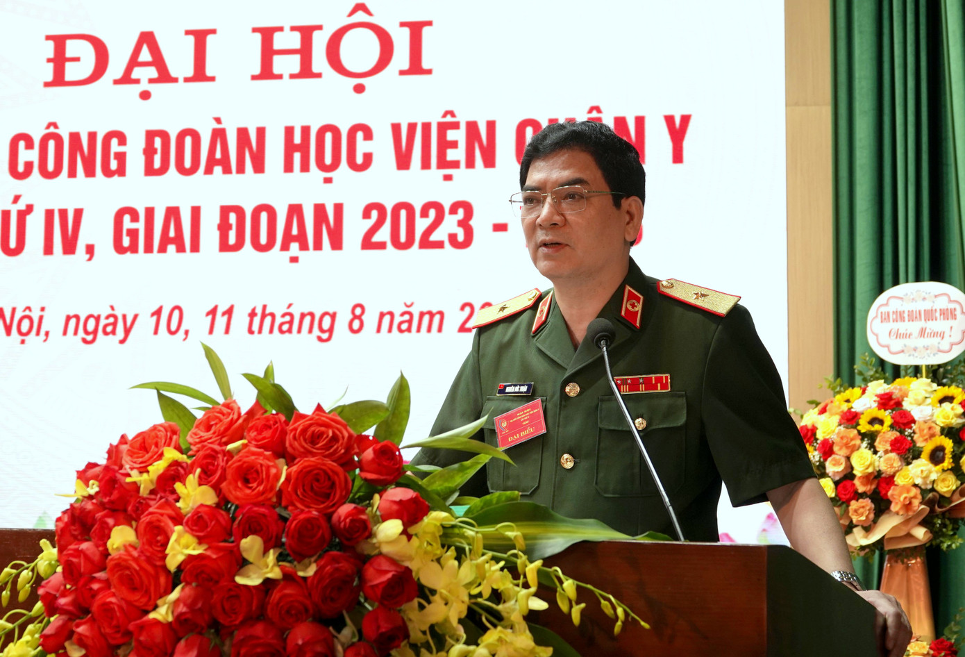 Thiếu tướng Nghiêm Đức Thuận - Bí thư Đảng ủy, Chính ủy Học viện Quân y phát biểu chỉ đạo đại hội. Thiếu tướng Nghiêm Đức Thuận - Bí thư Đảng ủy, Chính ủy Học viện Quân y phát biểu chỉ đạo đại hội.