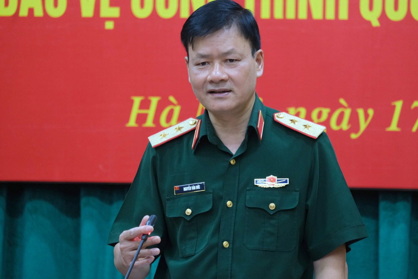 Trung tướng Nguyễn Văn Đức - Cục trưởng Cục Tuyên huấn phát biểu tại họp báo, ngày 17/5. Trung tướng Nguyễn Văn Đức - Cục trưởng Cục Tuyên huấn phát biểu tại họp báo, ngày 17/5.