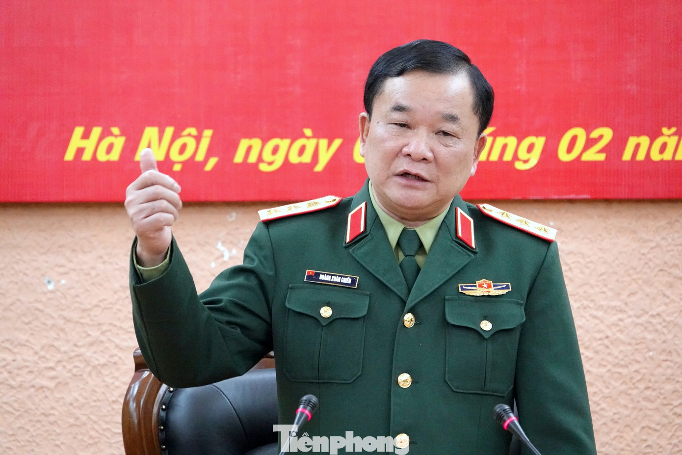 Thượng tướng Hoàng Xuân Chiến - Thứ trưởng Bộ Quốc phòng, phát biểu giao nhiệm vụ cho các sĩ quan đi làm nhiệm vụ GGHB LHQ tại lễ trao quyết định Thượng tướng Hoàng Xuân Chiến - Thứ trưởng Bộ Quốc phòng, phát biểu giao nhiệm vụ cho các sĩ quan đi làm nhiệm vụ GGHB LHQ tại lễ trao quyết định