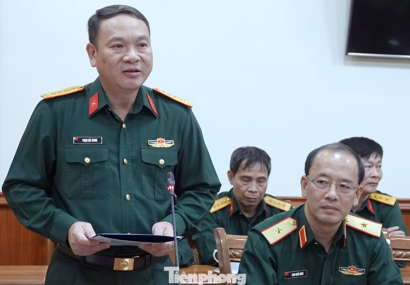 Đại tá Phạm Hải Trung sinh năm 1968, là Tiến sĩ kỹ thuật. Trước khi được Thủ tướng Chính phủ bổ nhiệm giữ chức vụ Trưởng ban Ban Quản lý Lăng Chủ tịch Hồ Chí Minh, Đại tá Phạm Hải Trung là Phó Bí thư Đảng uỷ Đoàn 969, Phó Trưởng ban phụ trách Ban Quản lý Lăng, Tư lệnh Bộ Tư lệnh Bảo vệ Lăng.