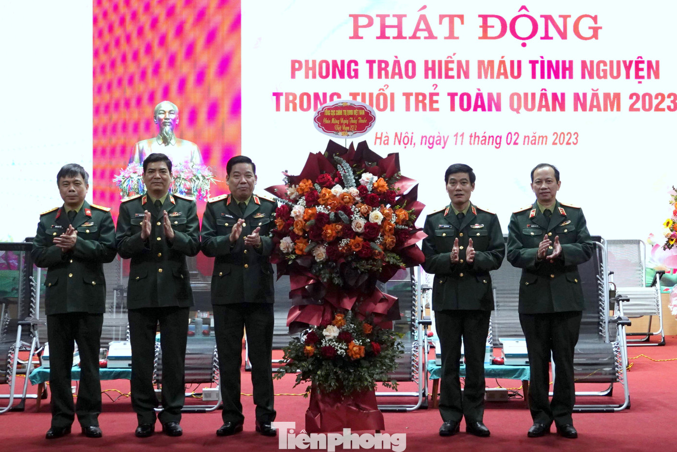 Tại chương trình, nhân dịp kỷ niệm 68 năm Ngày thầy thuốc Việt Nam (27/2/2023), lãnh đạo Tổng cục Chính trị QĐND Việt Nam và Tổng cục Hậu cần đã tặng hoa chúc mừng Học viện Quân y.