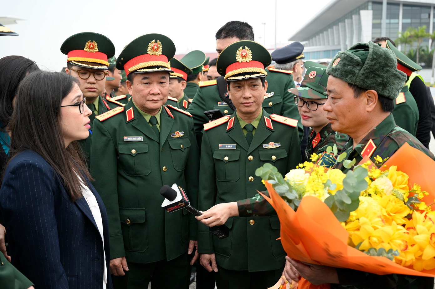 Phó Đại sứ Thổ Nhĩ Kỳ tại Việt Nam Devletsah Yayan phát biểu cám ơn QĐND Việt Nam