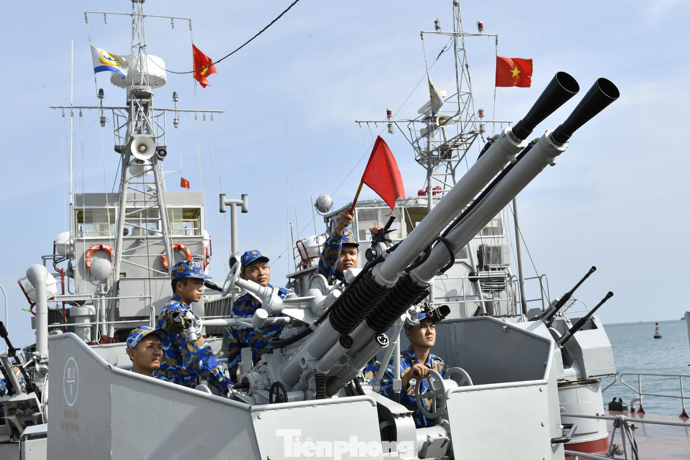 Huấn luyện sẵn sàng chiến đấu trên Tàu 251, Hải đội 512, Lữ đoàn 127 (Vùng 5 Hải quân). Ảnh: Văn Định Huấn luyện sẵn sàng chiến đấu trên Tàu 251, Hải đội 512, Lữ đoàn 127 (Vùng 5 Hải quân). Ảnh: Văn Định