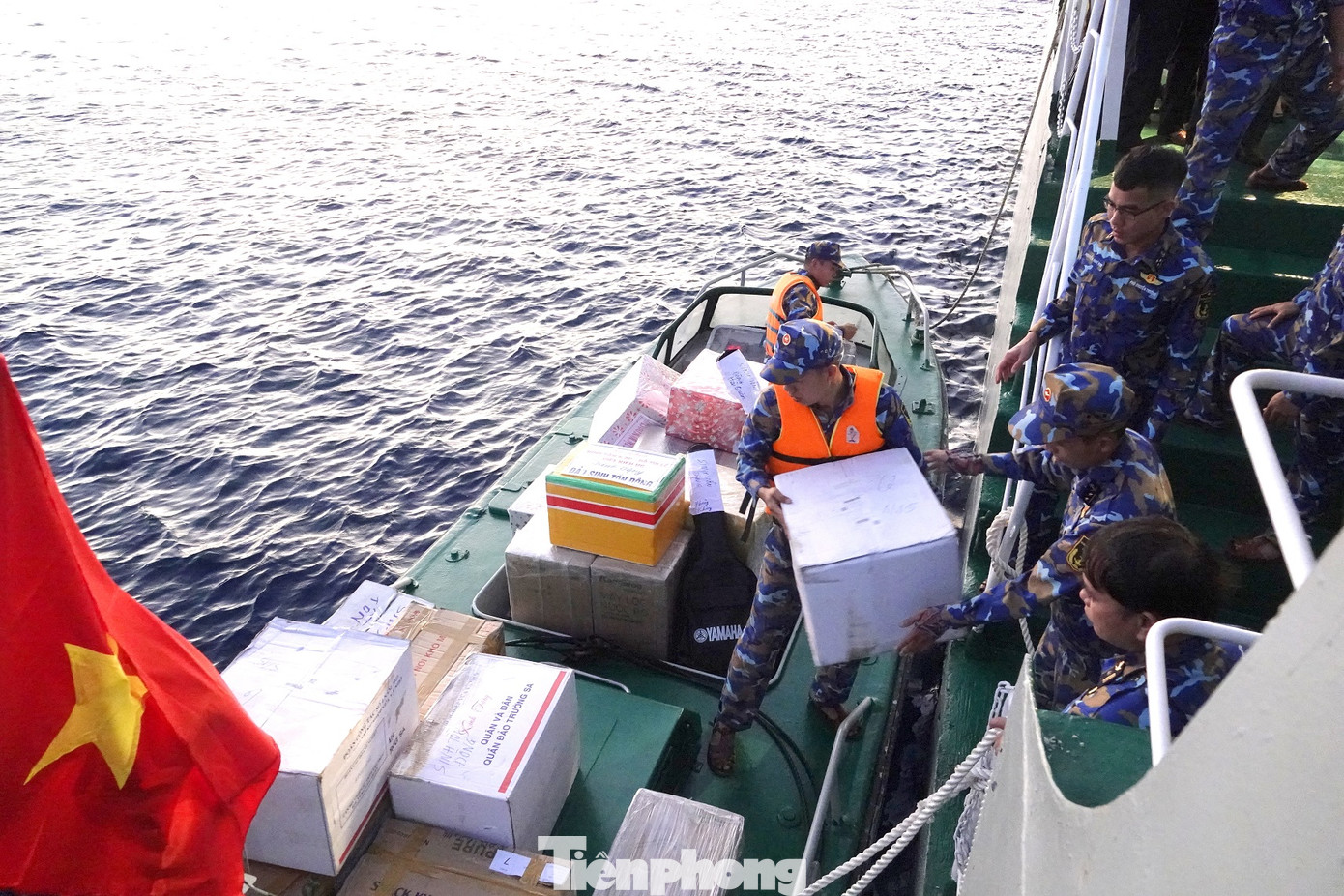 Vận chuyển quà tặng các đảo. Vận chuyển quà tặng các đảo.