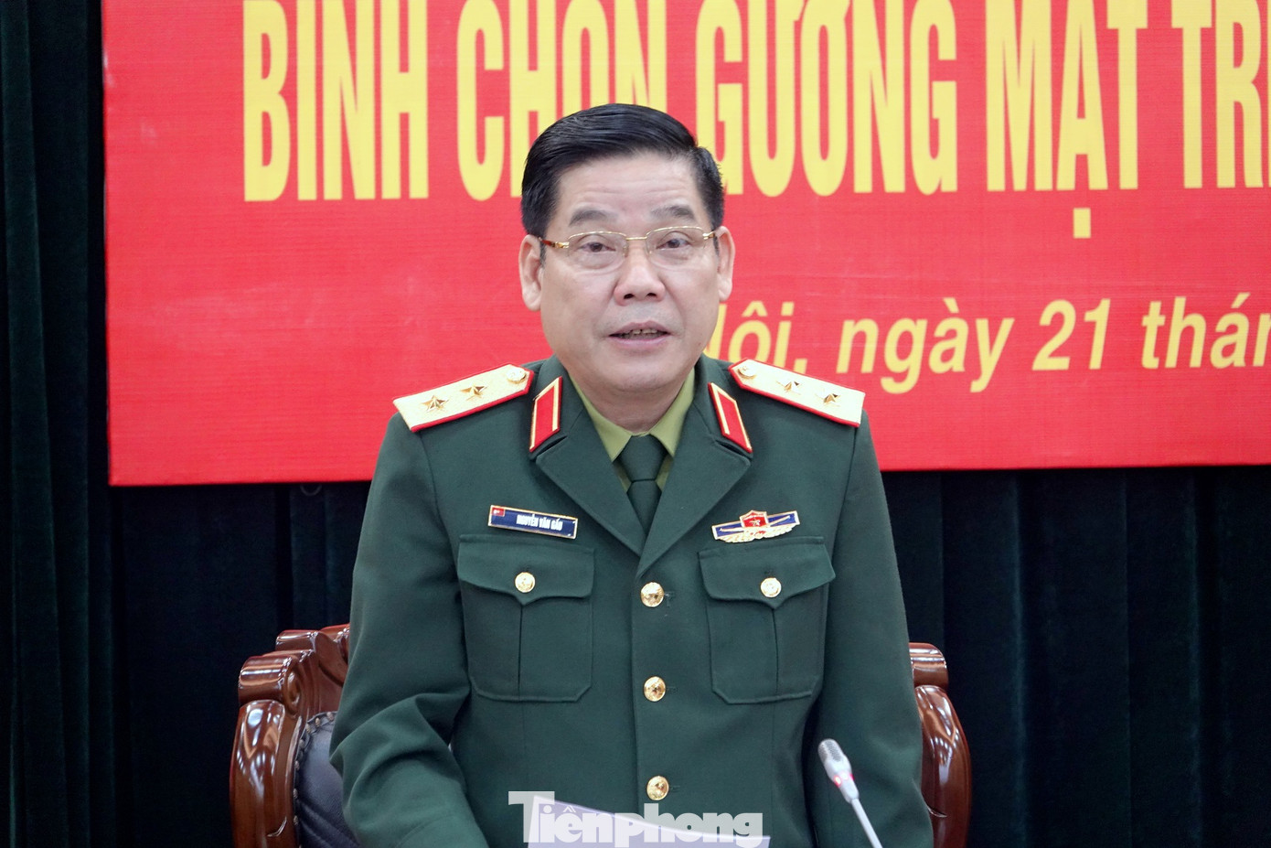 Trung tướng Nguyễn Văn Gấu phát biểu chỉ đạo hội nghị bình chọn, chiều 21/2.