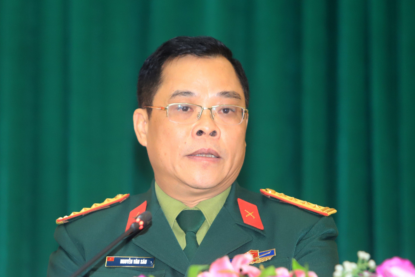 Đại tá Nguyễn Văn Sáu thông tin về hội thảo với các cơ quan báo chí Đại tá Nguyễn Văn Sáu thông tin về hội thảo với các cơ quan báo chí