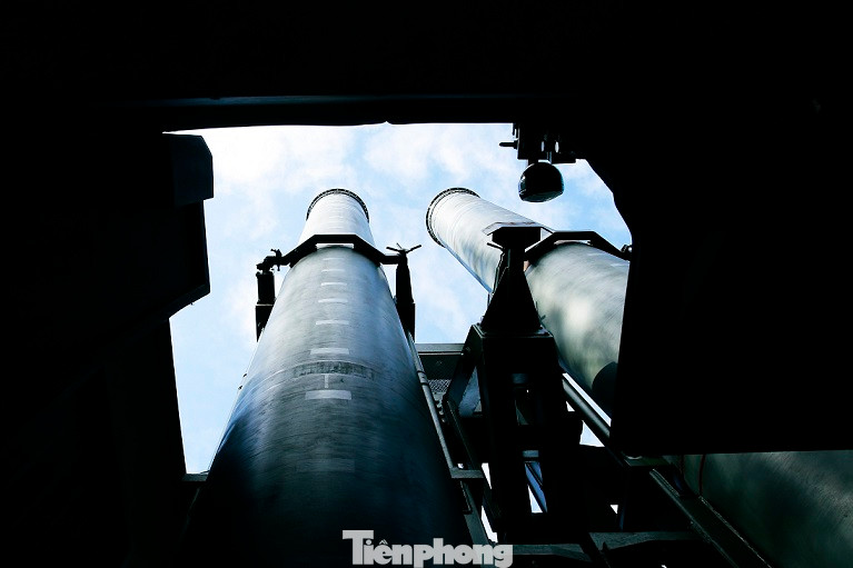 Ống phóng Tên lửa bờ Hải quân trong trạng thái sẵn sàng chiến đấu. Ảnh: Văn Toàn Ống phóng Tên lửa bờ Hải quân trong trạng thái sẵn sàng chiến đấu. Ảnh: Văn Toàn