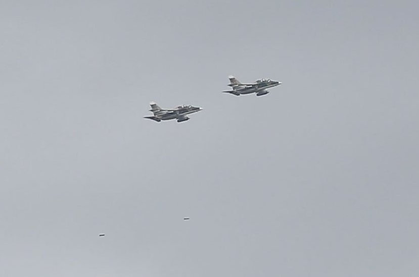 Theo lãnh đạo Trường Sĩ quan Không quân, Yak-130 là máy bay huấn luyện chiến đấu tiên tiến hiện nay. Việc thực hành bay trên Yak-130 sẽ giúp cho phi công tích lũy nhiều kinh nghiệm trước khi chuyển sang thực hành bay trên các loại máy bay chiến đấu thế hệ mới. Kết quả của cuộc diễn tập đã chứng tỏ hiệu quả của công tác đào tạo, huấn luyện phi công của nhà trường. Theo lãnh đạo Trường Sĩ quan Không quân, Yak-130 là máy bay huấn luyện chiến đấu tiên tiến hiện nay. Việc thực hành bay trên Yak-130 sẽ giúp cho phi công tích lũy nhiều kinh nghiệm trước khi chuyển sang thực hành bay trên các loại máy bay chiến đấu thế hệ mới. Kết quả của cuộc diễn tập đã chứng tỏ hiệu quả của công tác đào tạo, huấn luyện phi công của nhà trường.