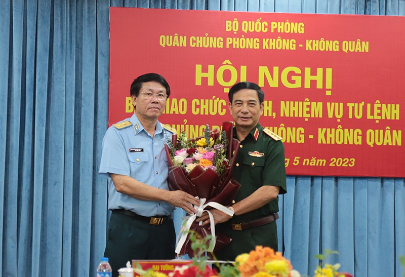 Bàn giao chức trách, nhiệm vụ Tư lệnh Quân chủng Phòng không - Không quân ảnh 2