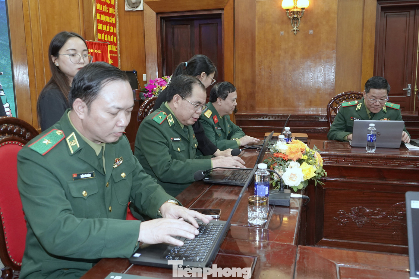 Ngay sau lễ phát động, các đại biểu trong và ngoài lực lượng Biên phòng đã cùng trải nghiệm về cuộc thi.