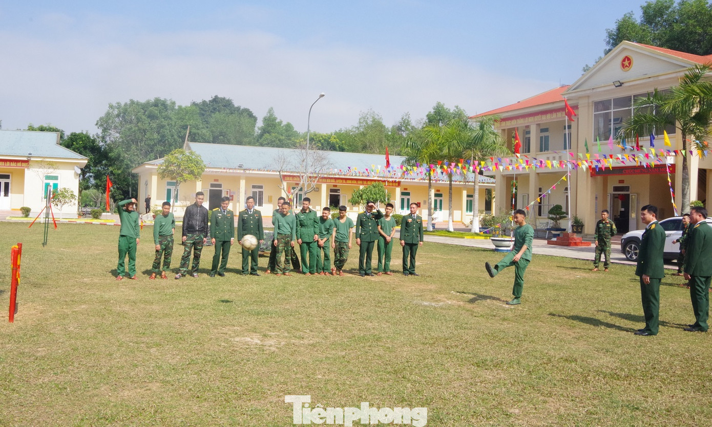 Nhiều trò chơi sôi nổi, trẻ trung đã được Đoàn thanh niên các cơ quan, đơn vị trong Lữ đoàn tổ chức trong dịp này Nhiều trò chơi sôi nổi, trẻ trung đã được Đoàn thanh niên các cơ quan, đơn vị trong Lữ đoàn tổ chức trong dịp này