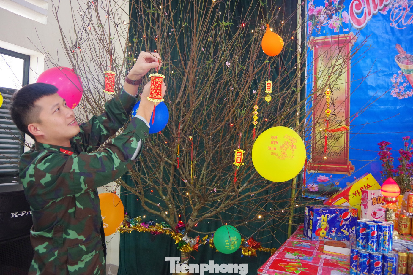 Để chuẩn bị đón xuân mới vui tươi, ý nghĩa, cán bộ, ĐVTN Lữ đoàn 16 đã sôi nổi thực hiện những phần việc trong không khí hân hoan Để chuẩn bị đón xuân mới vui tươi, ý nghĩa, cán bộ, ĐVTN Lữ đoàn 16 đã sôi nổi thực hiện những phần việc trong không khí hân hoan