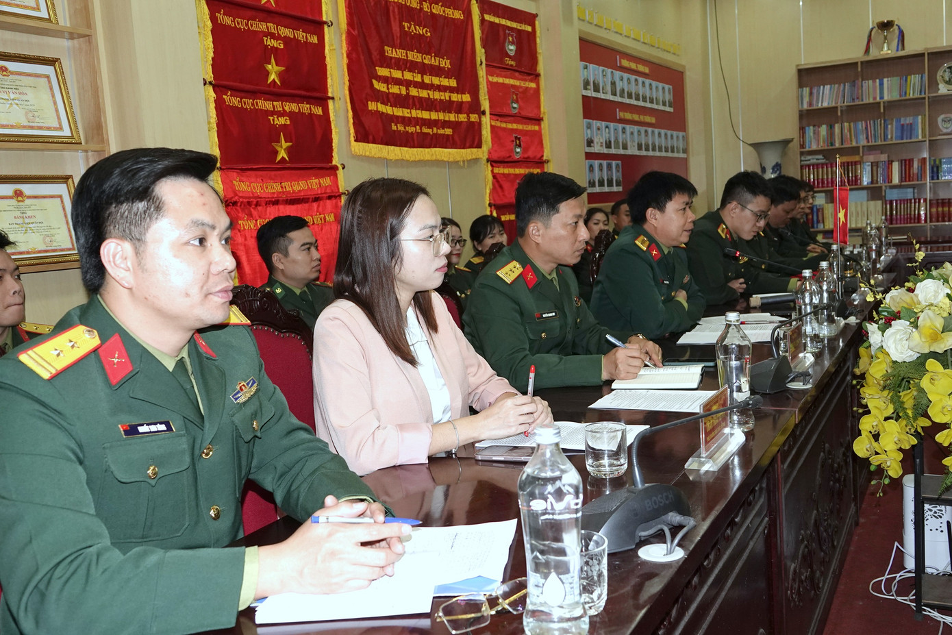 Đoàn đại biểu Việt Nam tham dự tọa đàm. Đoàn đại biểu Việt Nam tham dự tọa đàm.