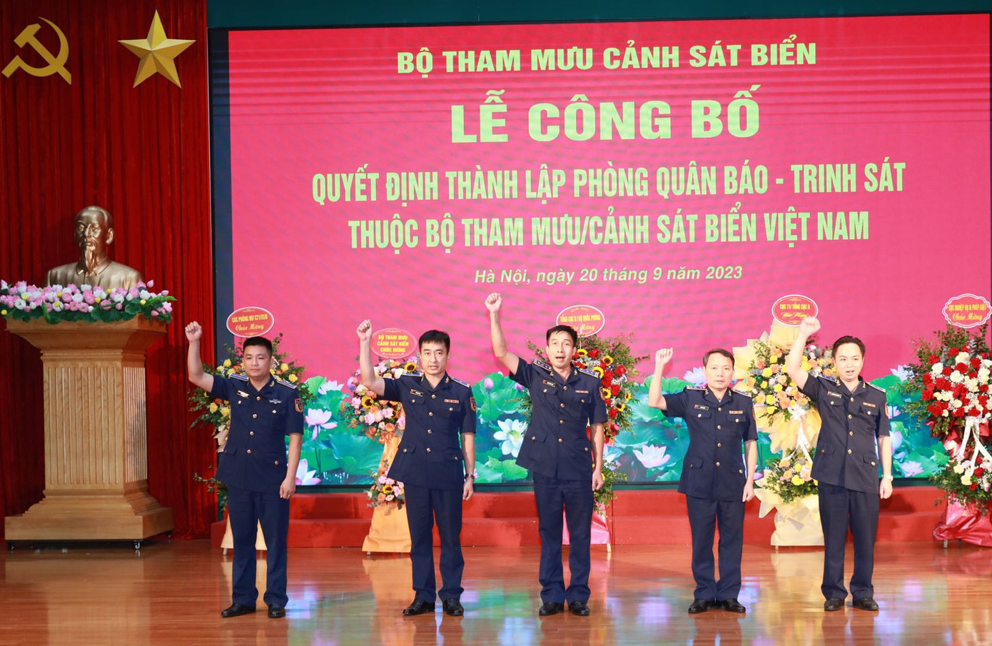 Tại lễ công bố, cán bộ, nhân viên Quân báo - Trinh sát Cảnh sát biển đã ra mắt và cùng nhau thể hiện rõ quyết tâm xây dựng Phòng Quân báo - Trinh sát vững mạnh toàn diện “Mẫu mực, tiêu biểu”; hoàn thành xuất sắc mọi nhiệm vụ được giao.