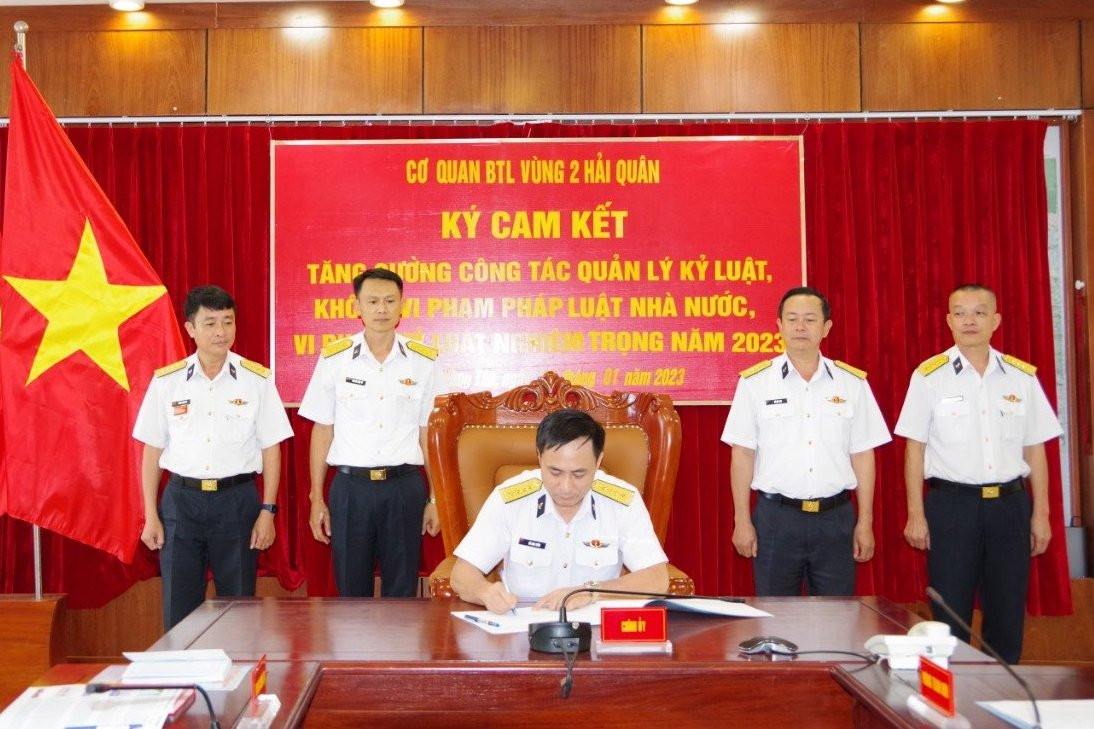 Các cơ quan thuộc BTL Vùng 2 Hải quân thực hiện ký cam kết Các cơ quan thuộc BTL Vùng 2 Hải quân thực hiện ký cam kết