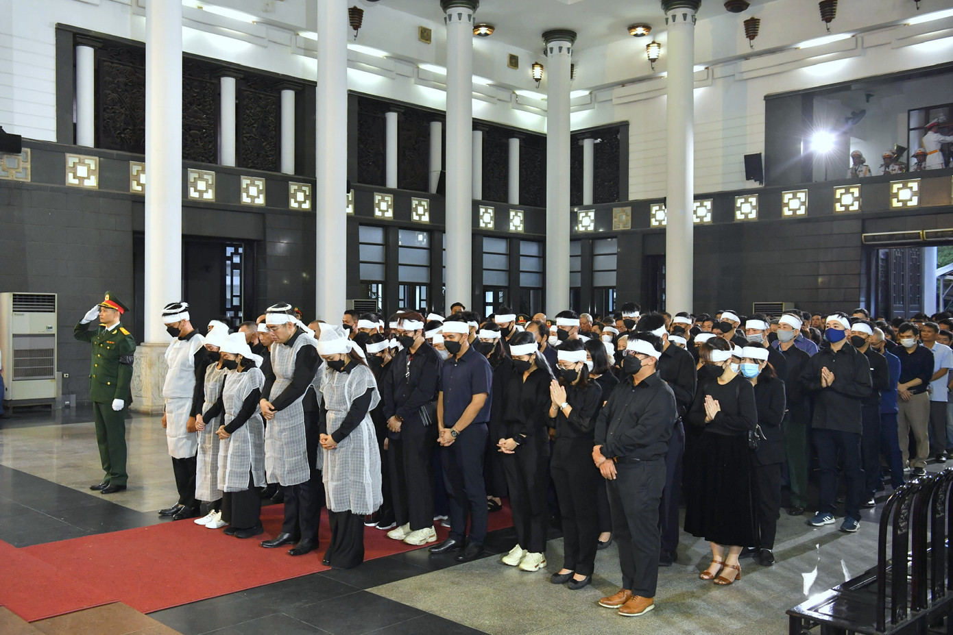 Gia đình và người thân viếng Thượng tướng Nguyễn Chí Vịnh. Gia đình và người thân viếng Thượng tướng Nguyễn Chí Vịnh.