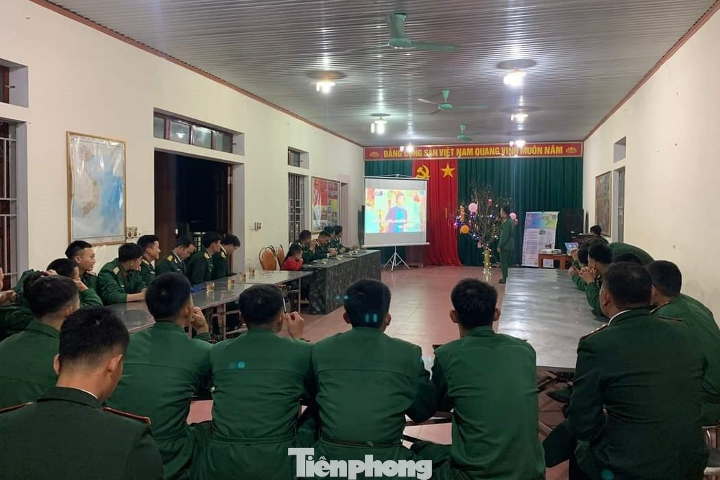 Hoạt động văn hóa văn nghệ trong đêm giao thừa của tuổi trẻ Tiểu đoàn 1 Hoạt động văn hóa văn nghệ trong đêm giao thừa của tuổi trẻ Tiểu đoàn 1