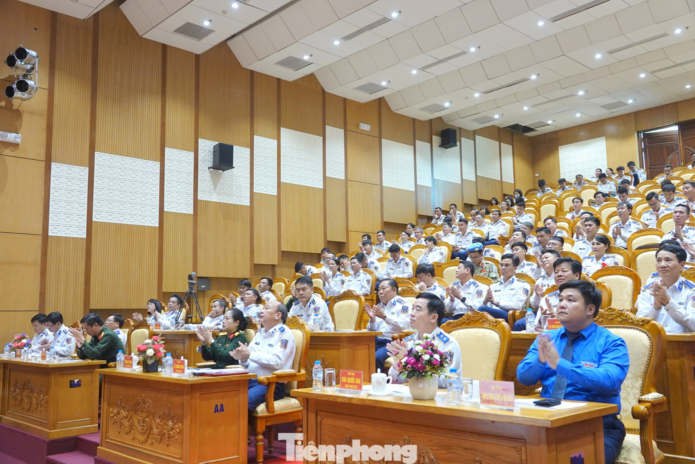 Các đại biểu dự chương trình tuyên dương, sáng 23/3. Các đại biểu dự chương trình tuyên dương, sáng 23/3.