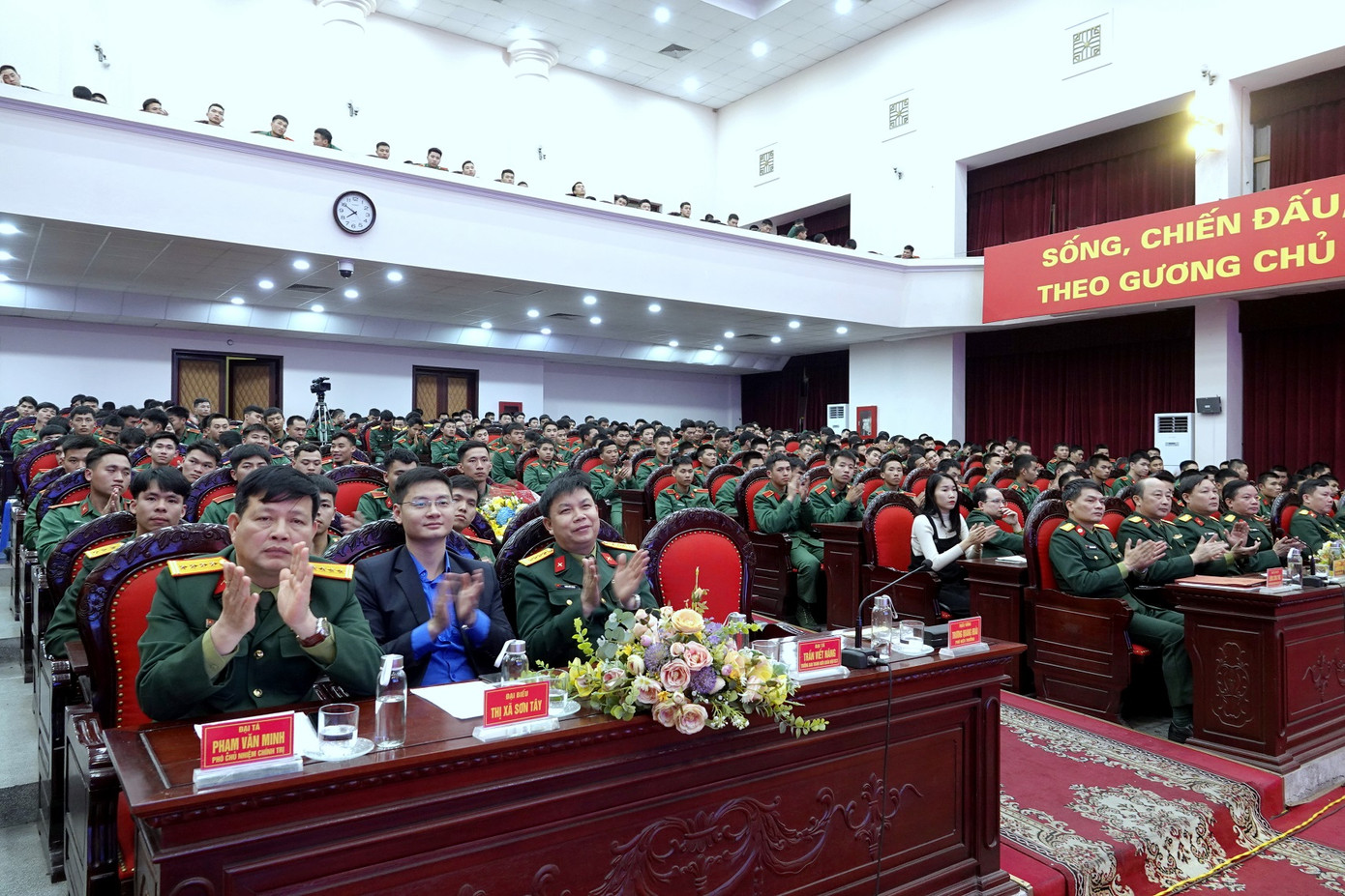 Các đại biểu tham dự chương trình Các đại biểu tham dự chương trình