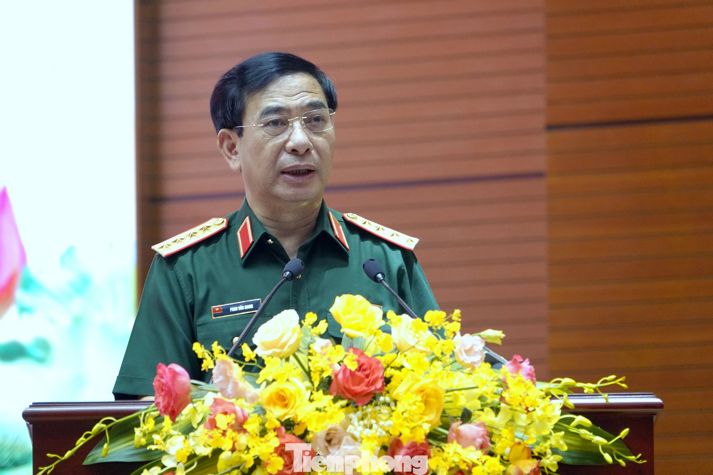Đại tướng Phan Văn Giang - Phó Bí thư Quân ủy Trung ương, Bộ trưởng Bộ Quốc phòng, phát biểu tại hội nghị. Ảnh: Nguyễn Minh Đại tướng Phan Văn Giang - Phó Bí thư Quân ủy Trung ương, Bộ trưởng Bộ Quốc phòng, phát biểu tại hội nghị. Ảnh: Nguyễn Minh