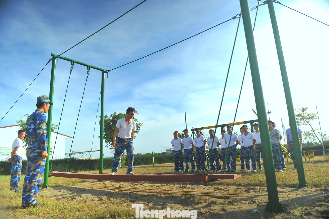 CBCS Lữ đoàn 167 tăng cường huấn luyện, nâng cao khả năng chịu đựng sóng gió. CBCS Lữ đoàn 167 tăng cường huấn luyện, nâng cao khả năng chịu đựng sóng gió.